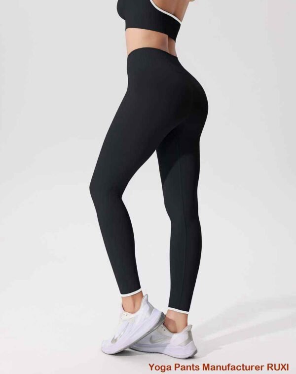 celana yoga berkobar merah muda
