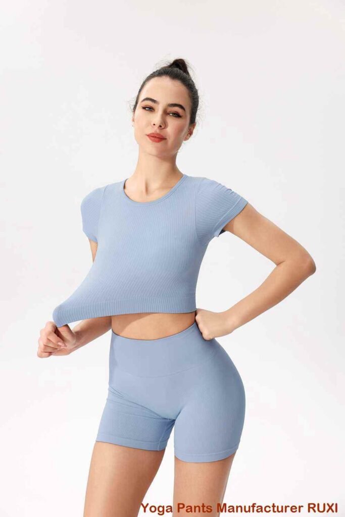 celana pendek yoga biru royal