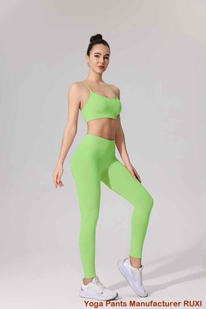 legging olahraga dengan kantong